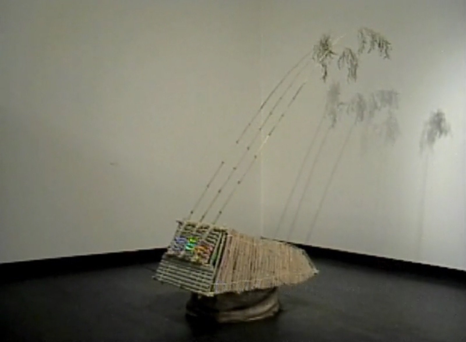 B!mboo interactive image sculpture